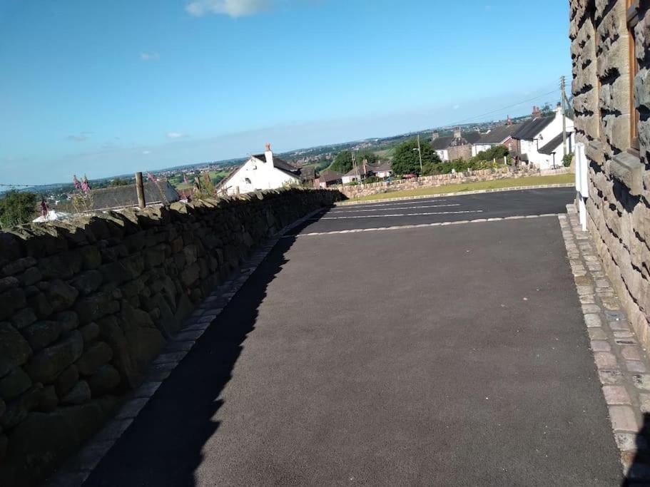 Staycation 3-Bedroom Home With Panoramic Views Free Off Road Parking Endon Esterno foto