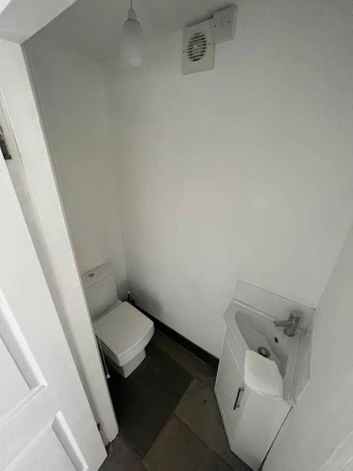 Staycation 3-Bedroom Home With Panoramic Views Free Off Road Parking Endon Esterno foto