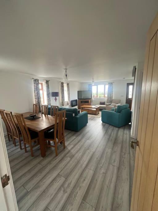 Staycation 3-Bedroom Home With Panoramic Views Free Off Road Parking Endon Esterno foto