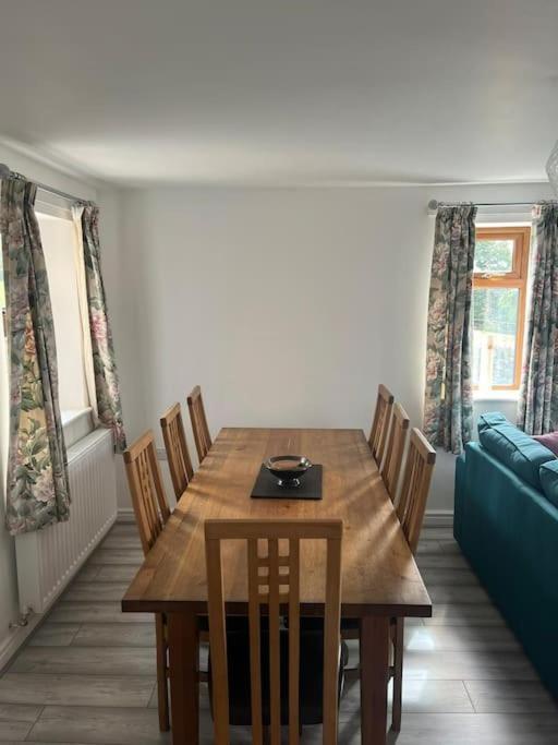 Staycation 3-Bedroom Home With Panoramic Views Free Off Road Parking Endon Esterno foto