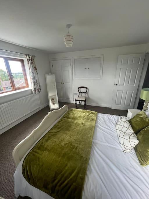 Staycation 3-Bedroom Home With Panoramic Views Free Off Road Parking Endon Esterno foto